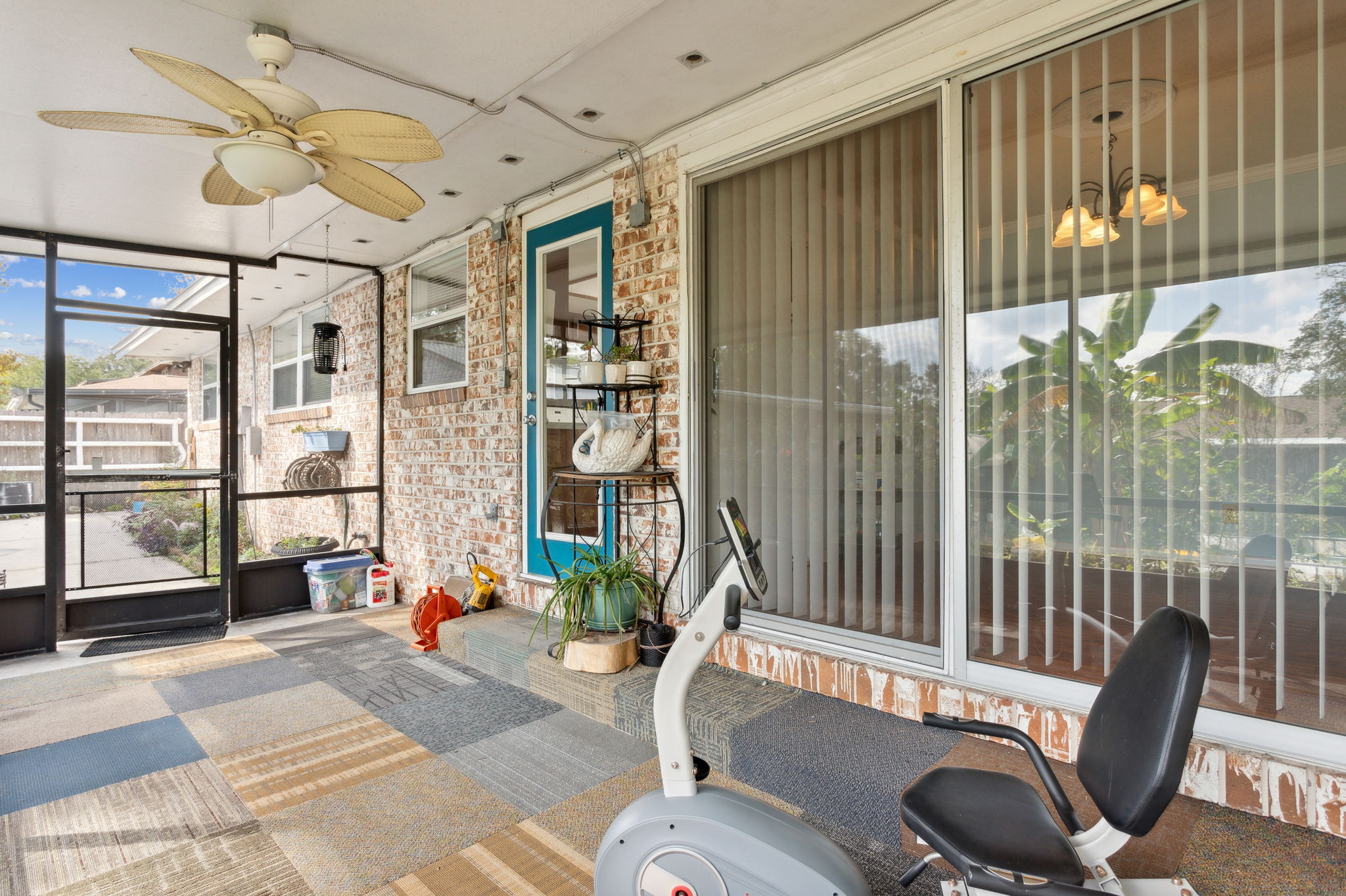 Screened-in Porch