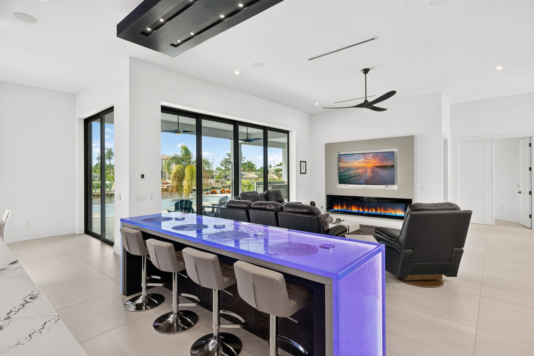 Breakfast Bar 2 of 2