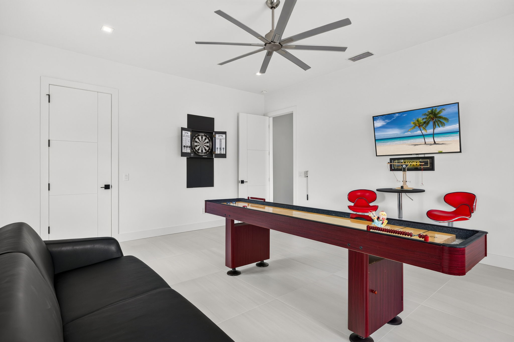 Family Room 3 of 3