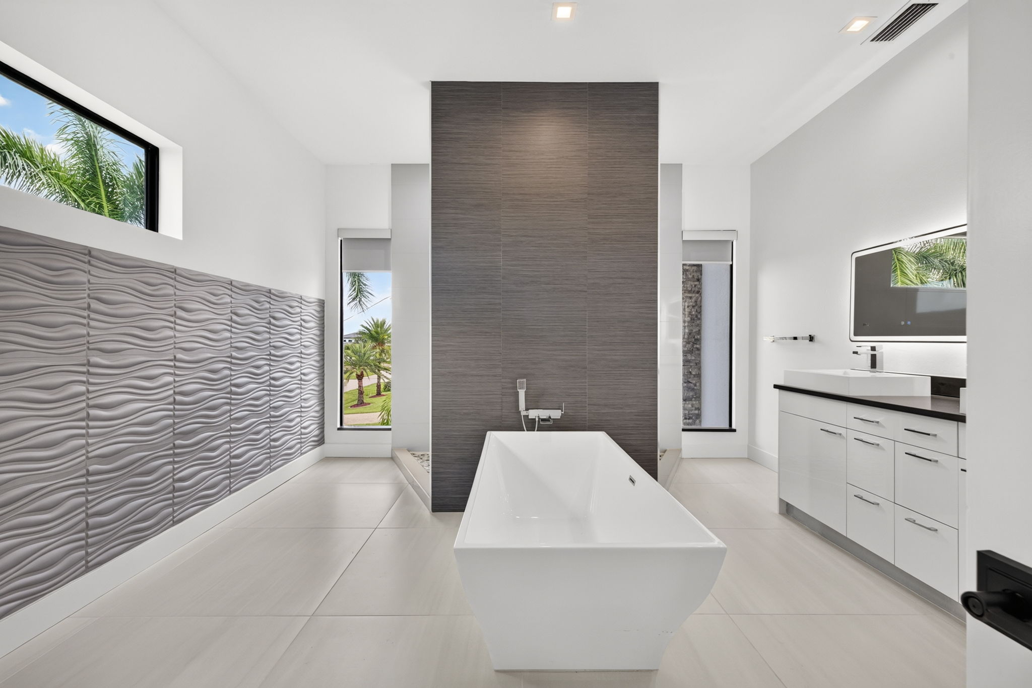 Guest Bathroom 2 - 1 of 3