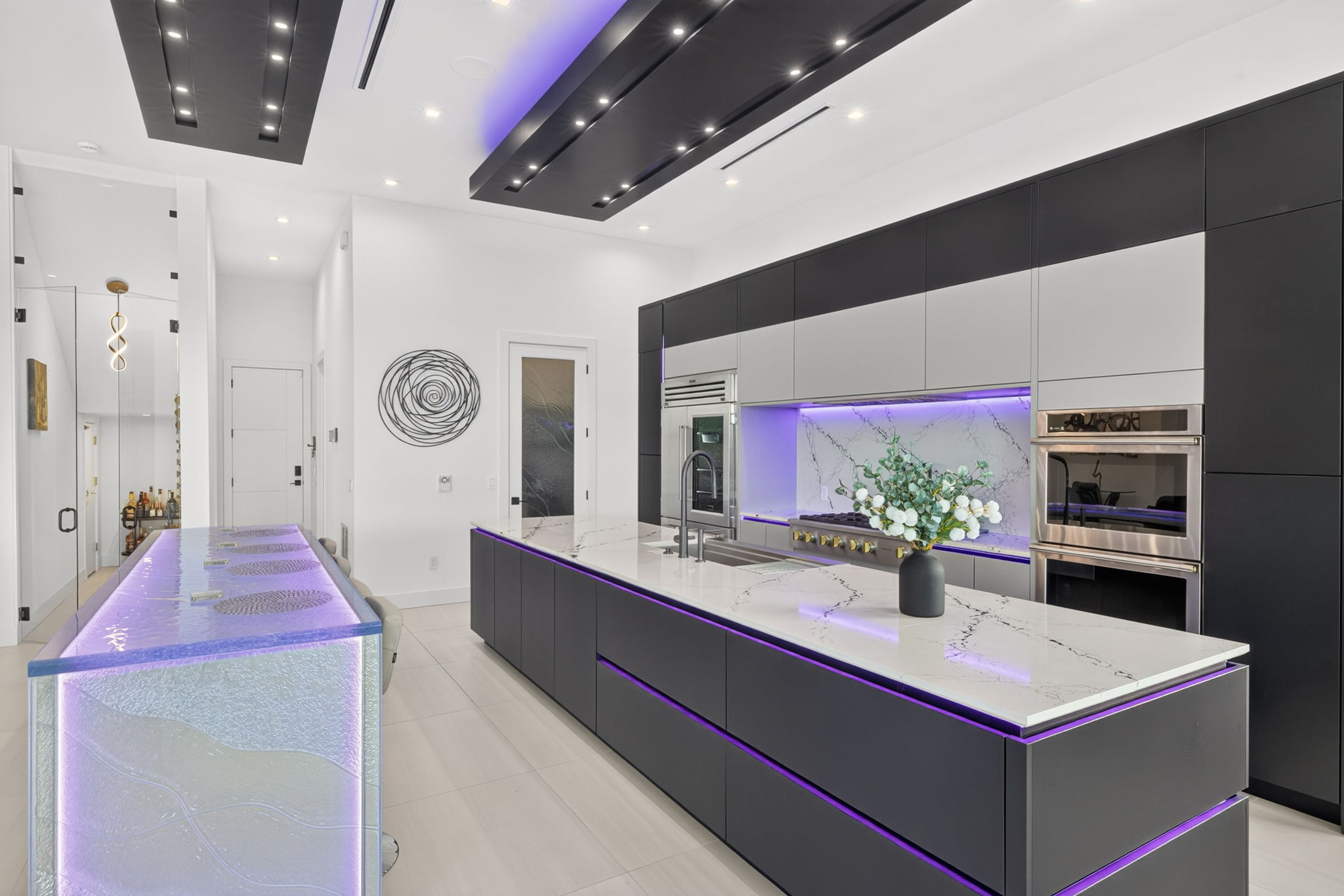 Kitchen 4 of 6