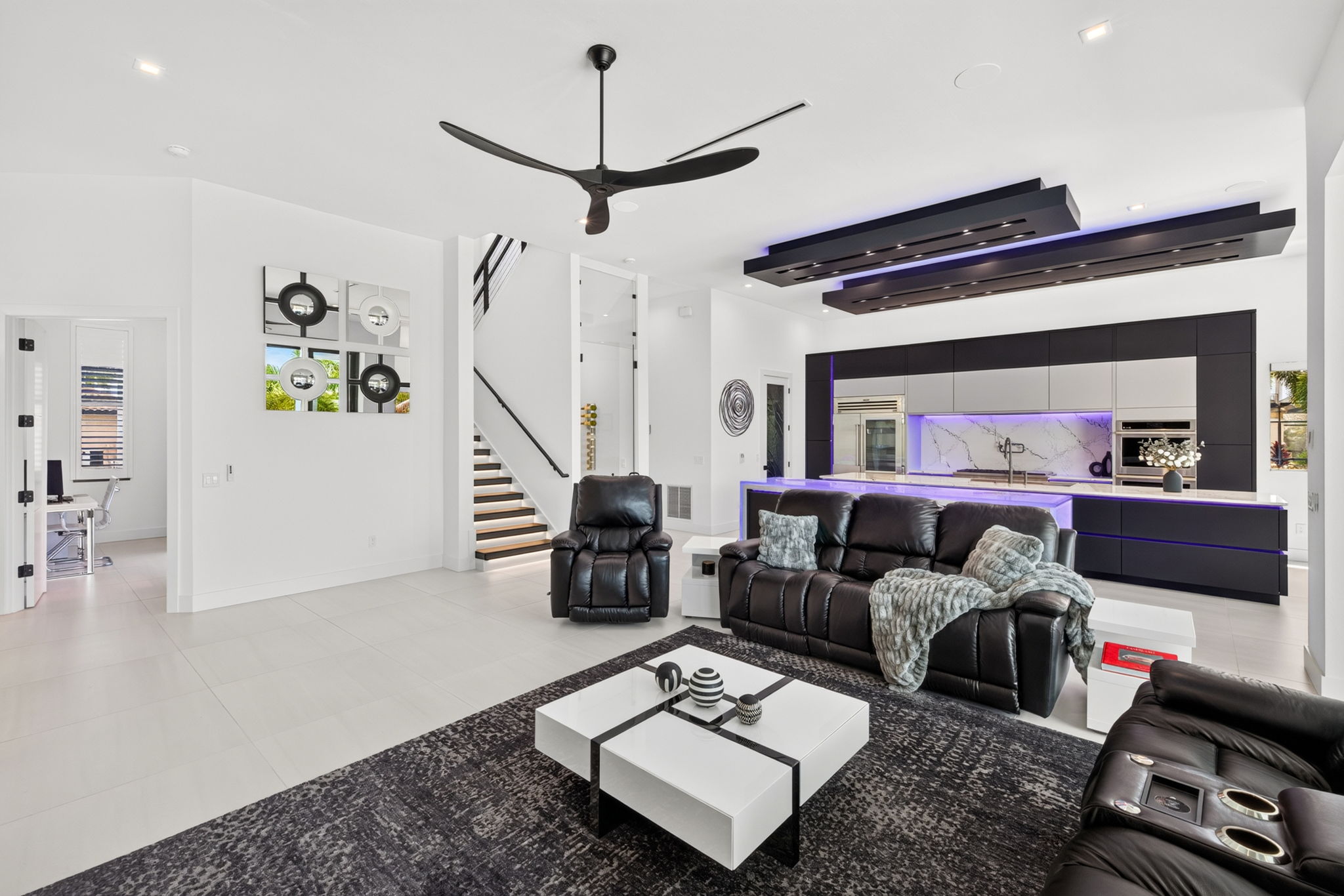 Living Room 3 of 6