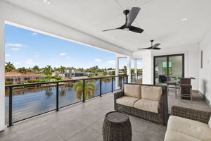 Balcony 1 of 4