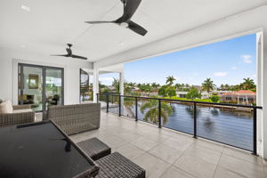 Balcony 3 of 4