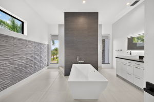 Guest Bathroom 2 - 1 of 3