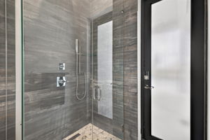 Guest Bathroom 4 - 2 of 3