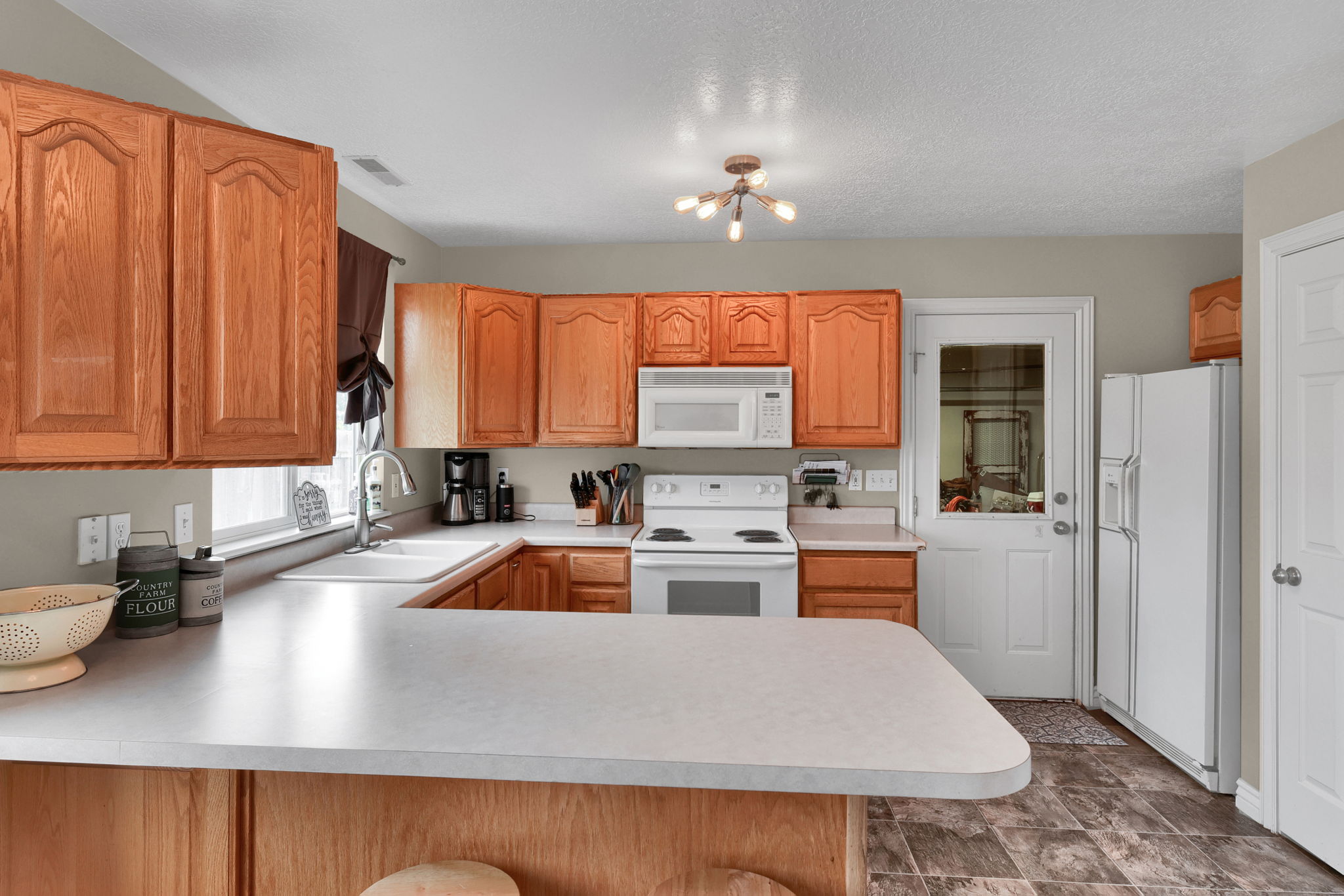  5362 Midland Dr, Roy, UT 84067, US Photo 9