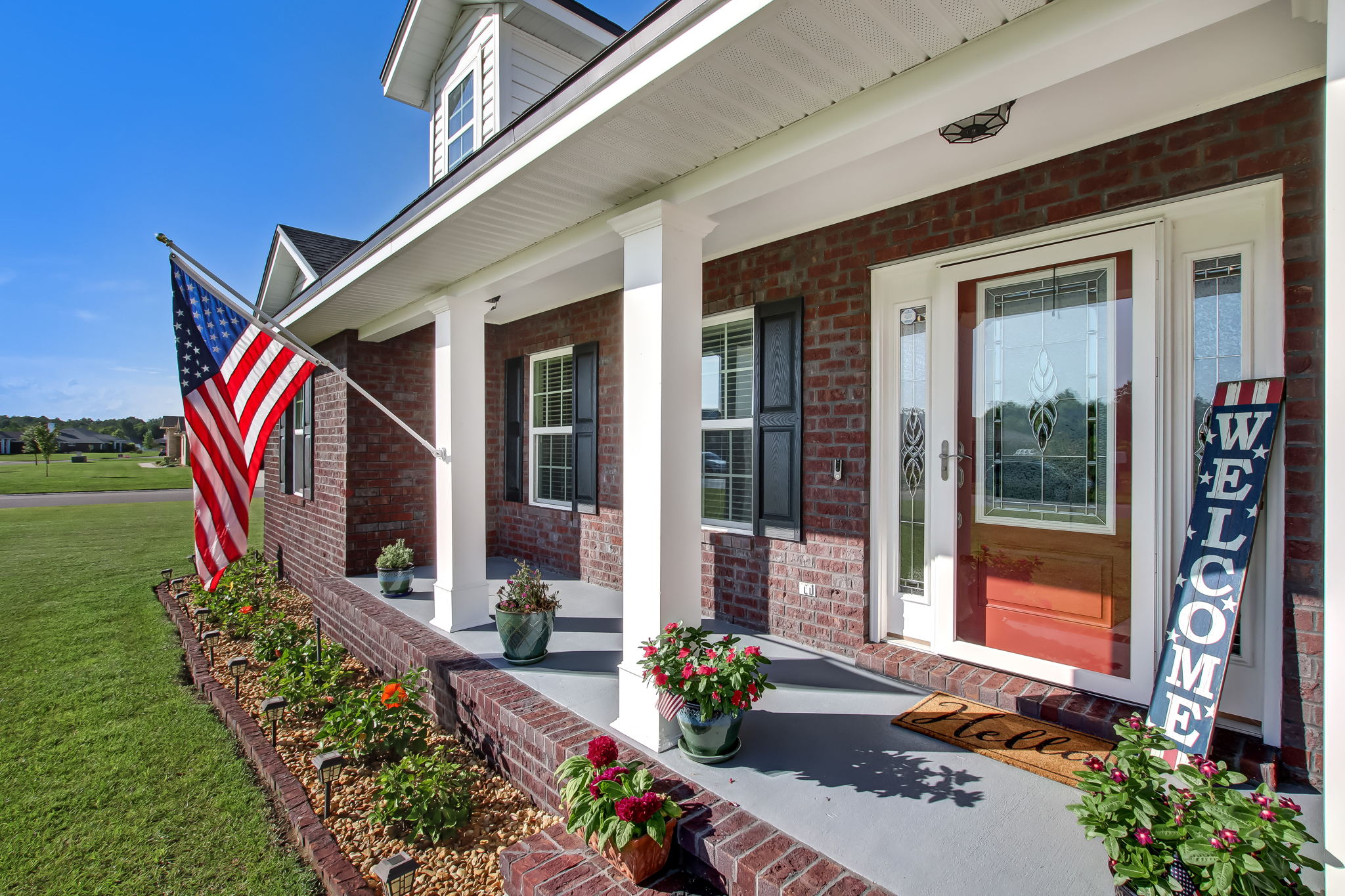 Front Porch/Entrance