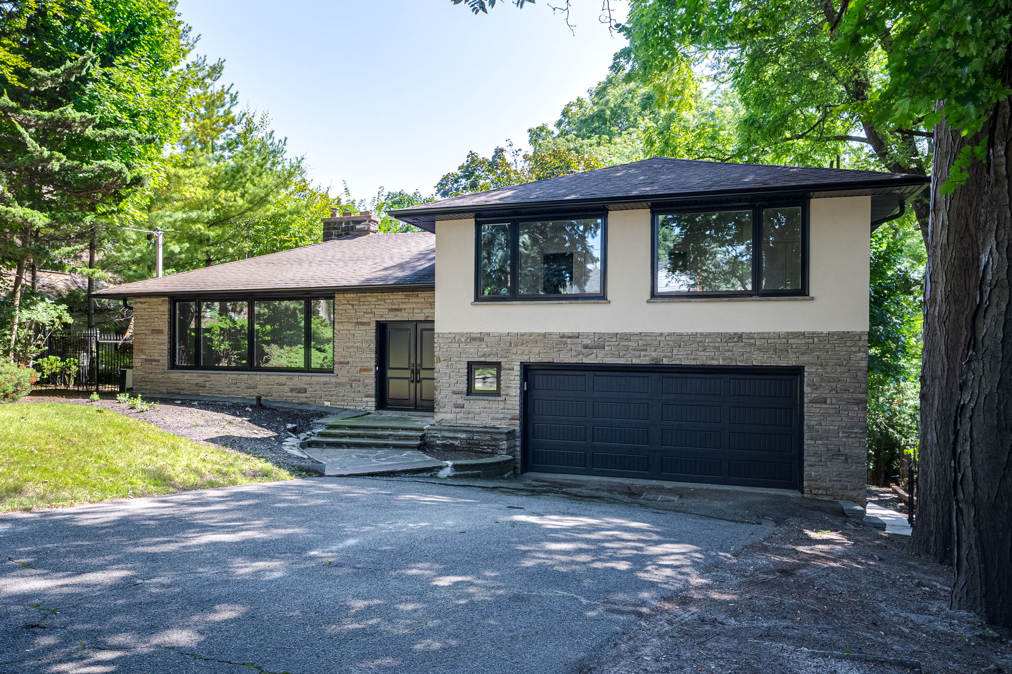 537 Blythwood Rd Toronto, ON M4N 1B4