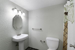  Photo 32