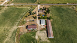  Photo 40