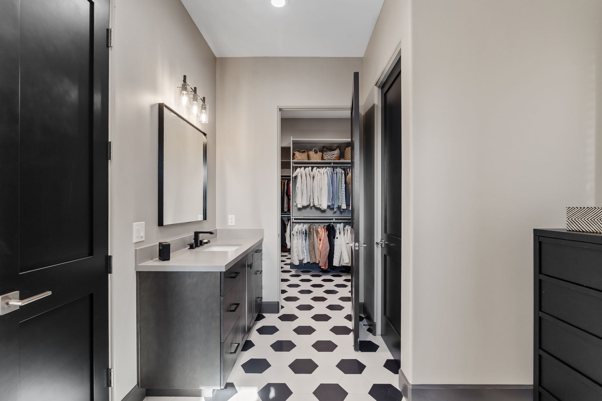 Primary Bathroom (2)