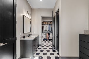 Primary Bathroom (2)