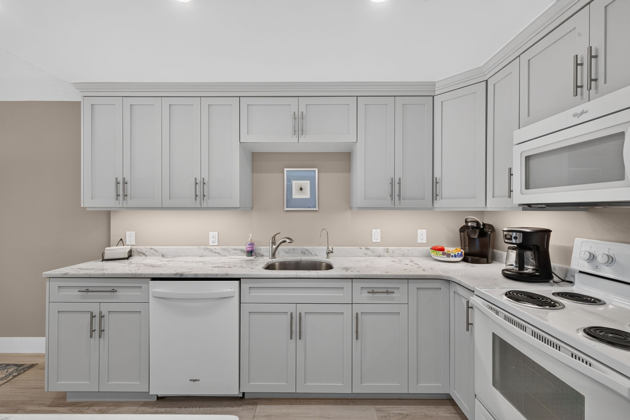 Kitchen 2 of 4