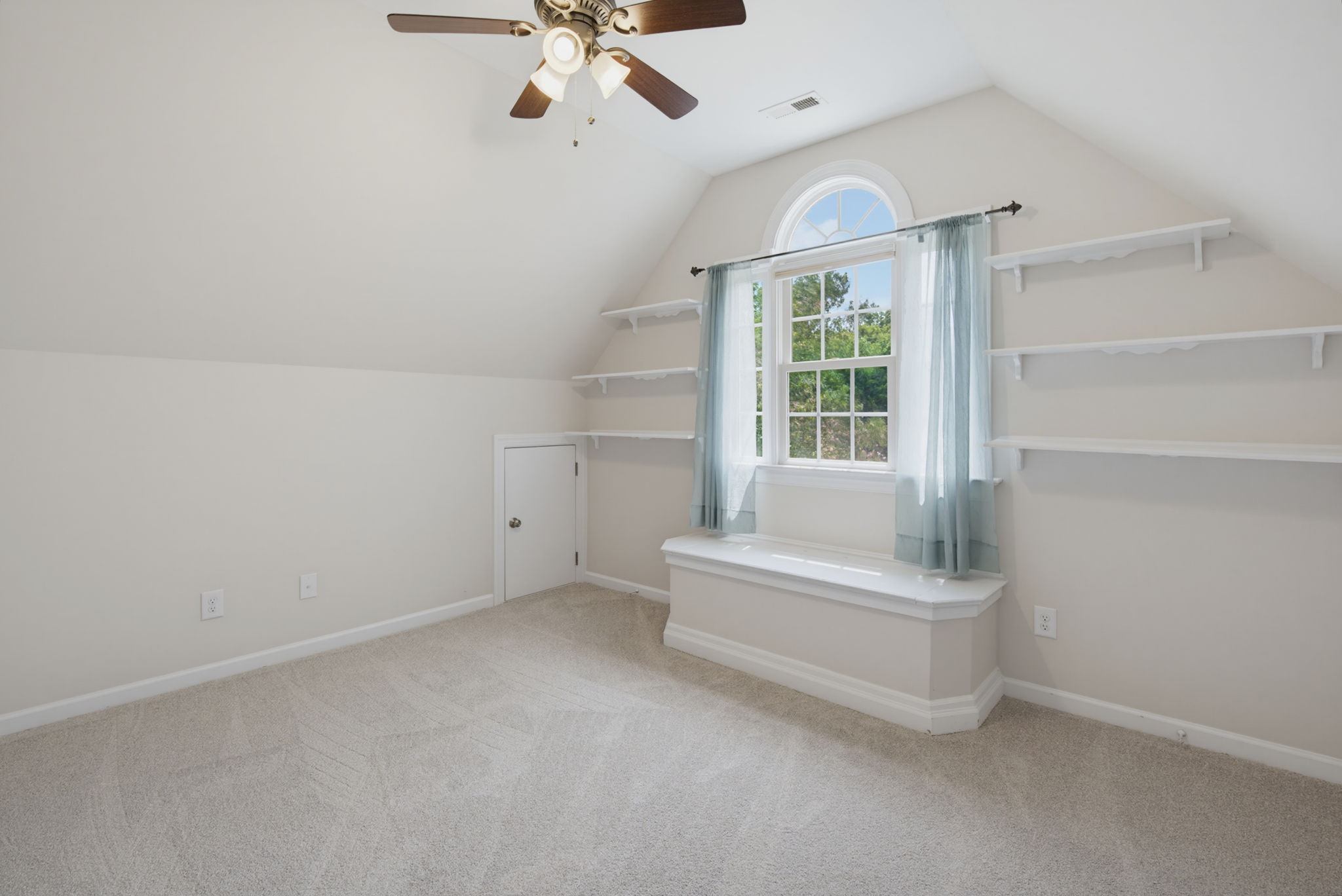 538 May Farm Rd-32