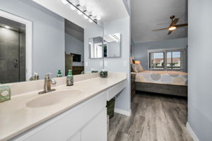 Master Bathroom1d