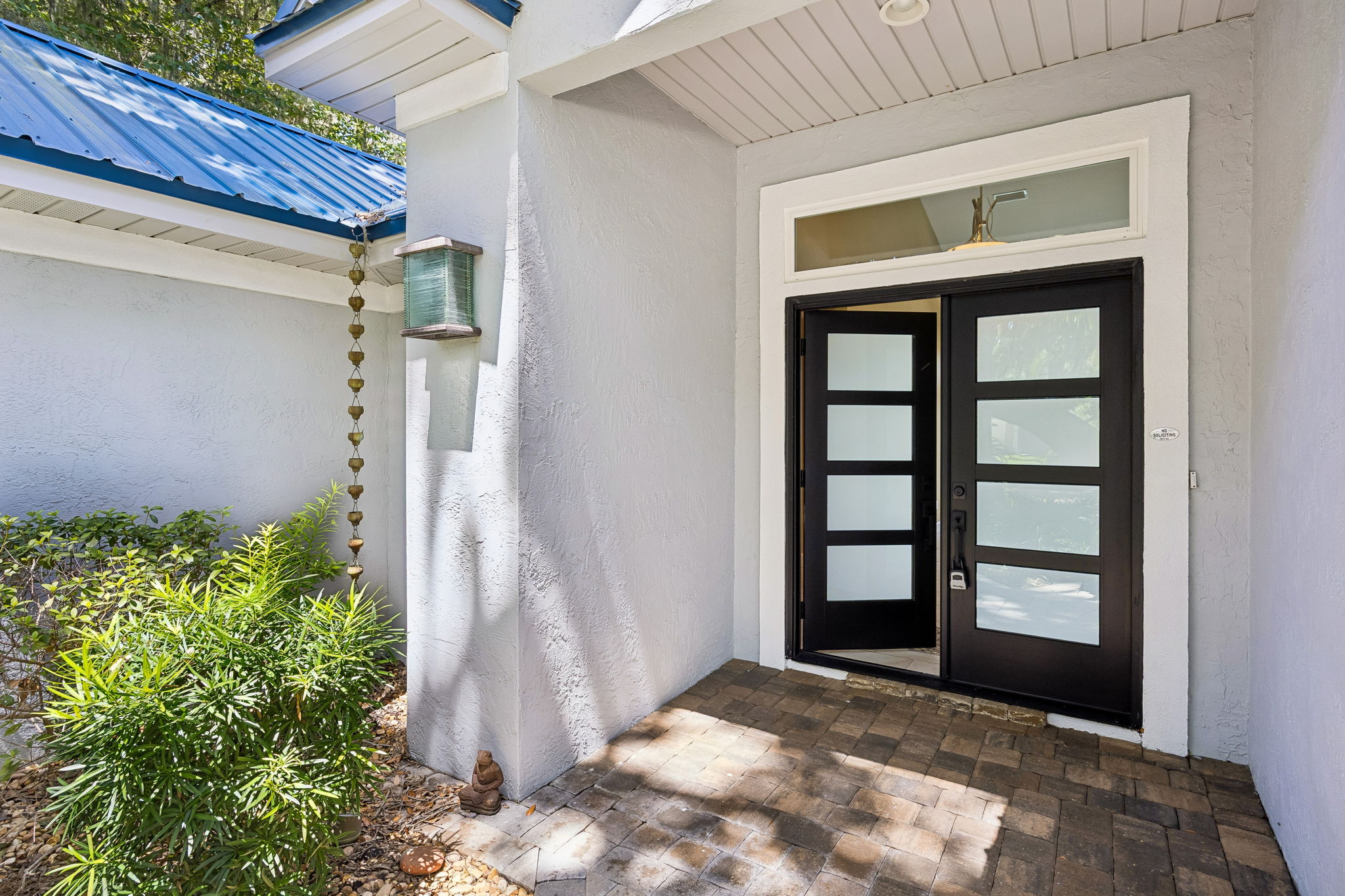 Front Entry Detail