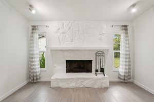 Dominica Cir-L1007-021.jpg