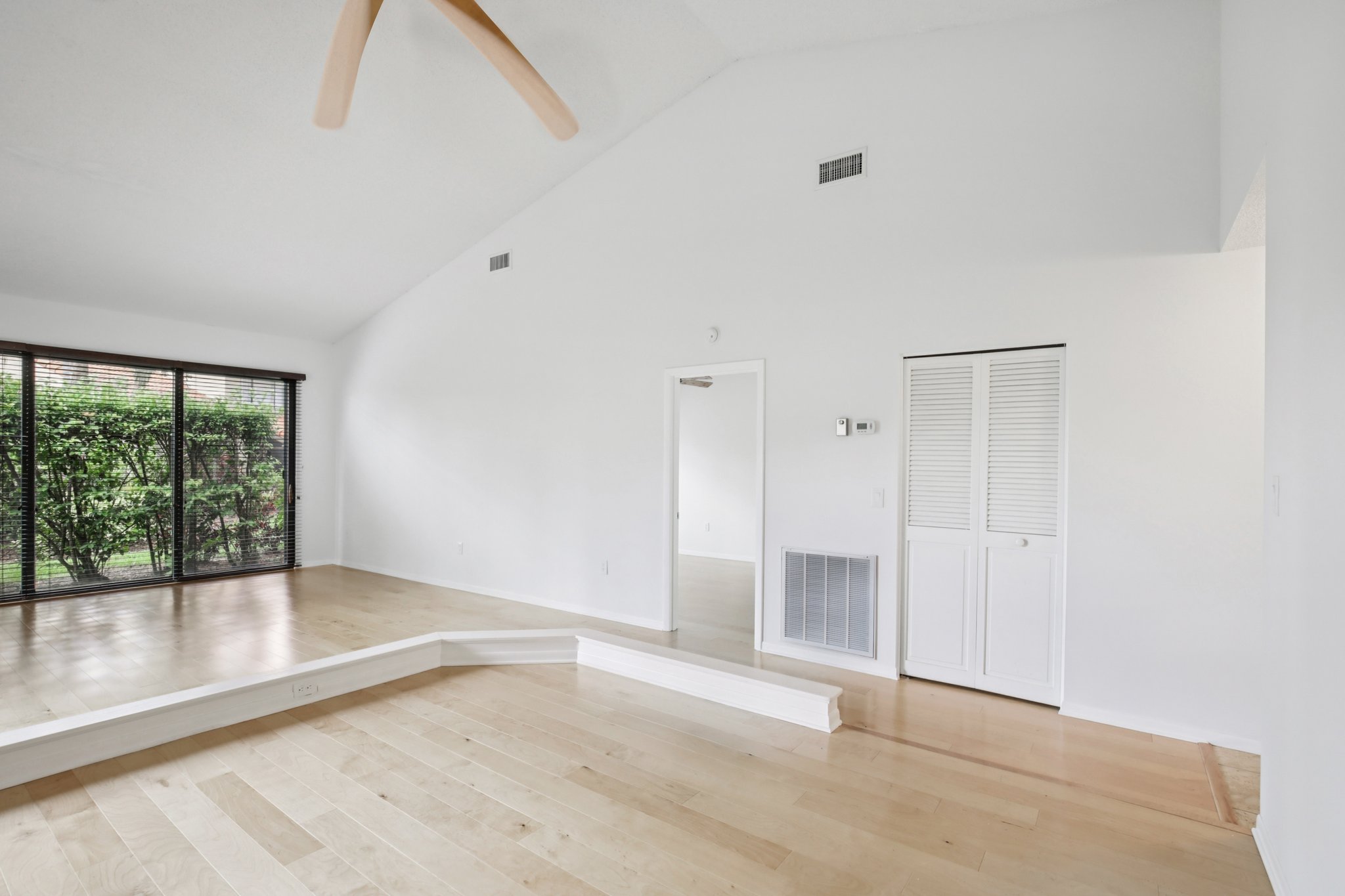 Huntingwood Ct-S1707-011.jpg
