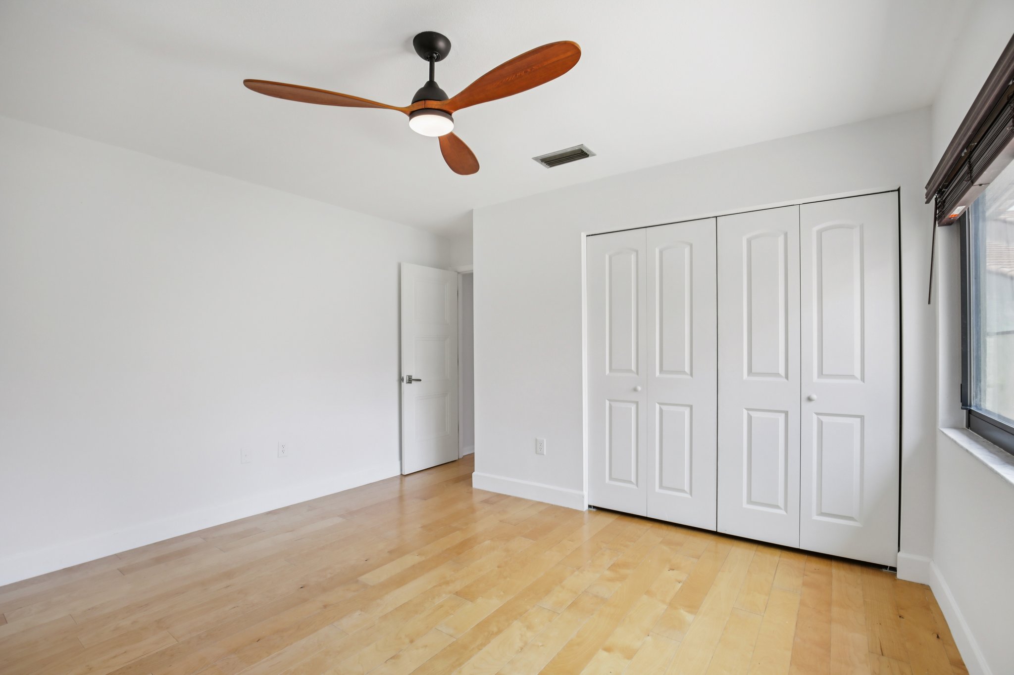 Huntingwood Ct-S1707-019.jpg