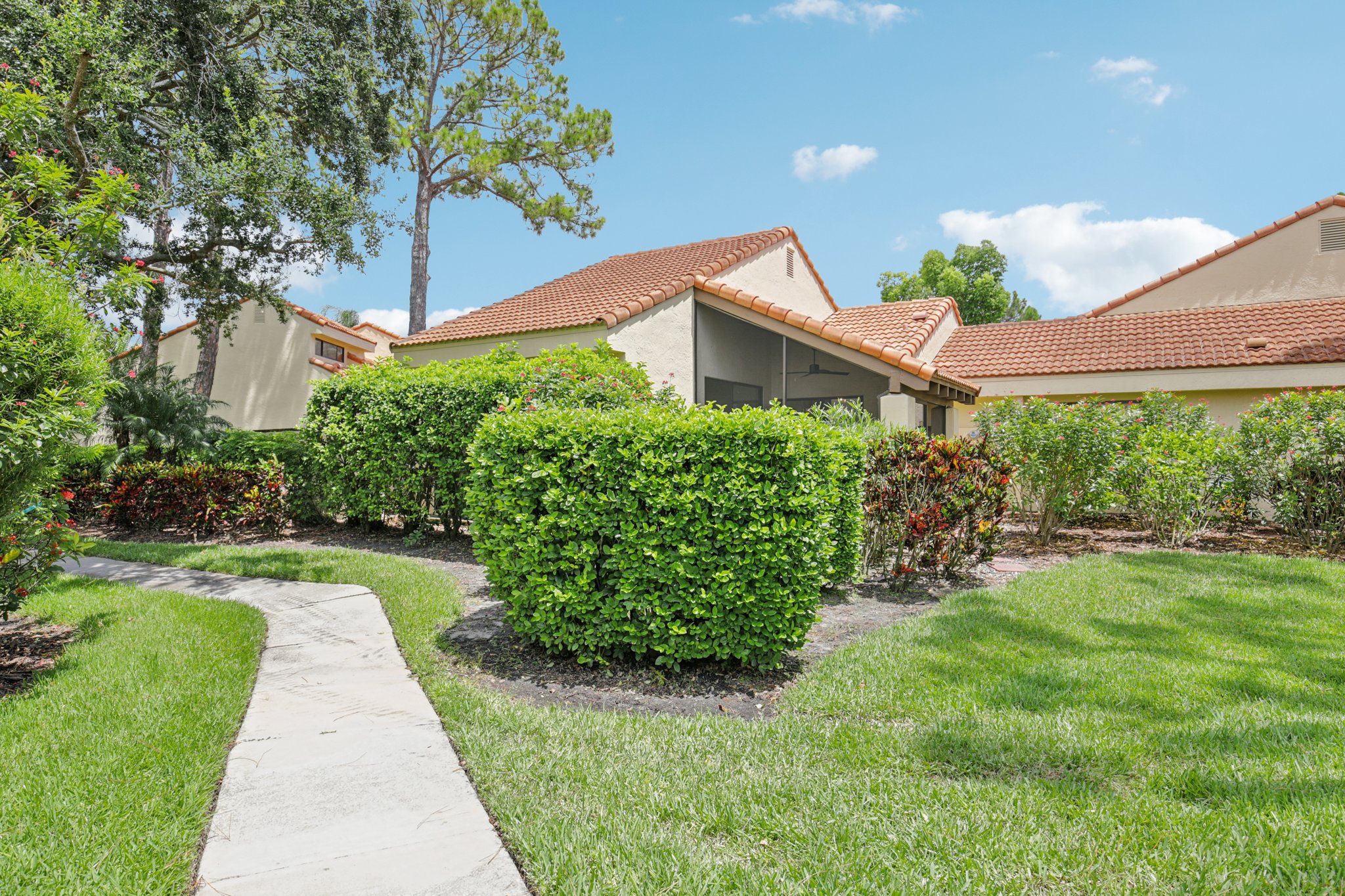 Huntingwood Ct-S1707-028.jpg