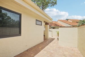 Huntingwood Ct-S1707-032.jpg