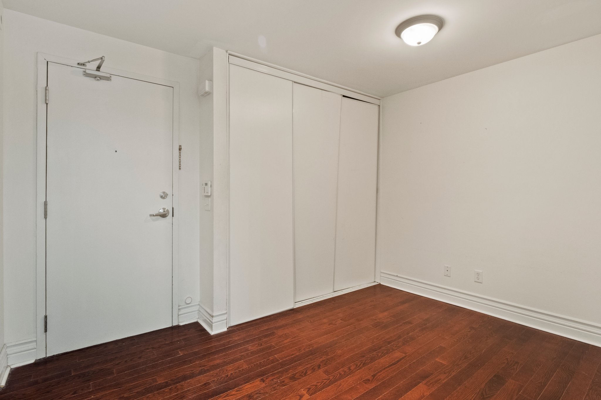 539 Jarvis St M3 Toronto, ON M4Y 2H7