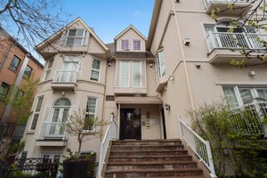 539 Jarvis St M3