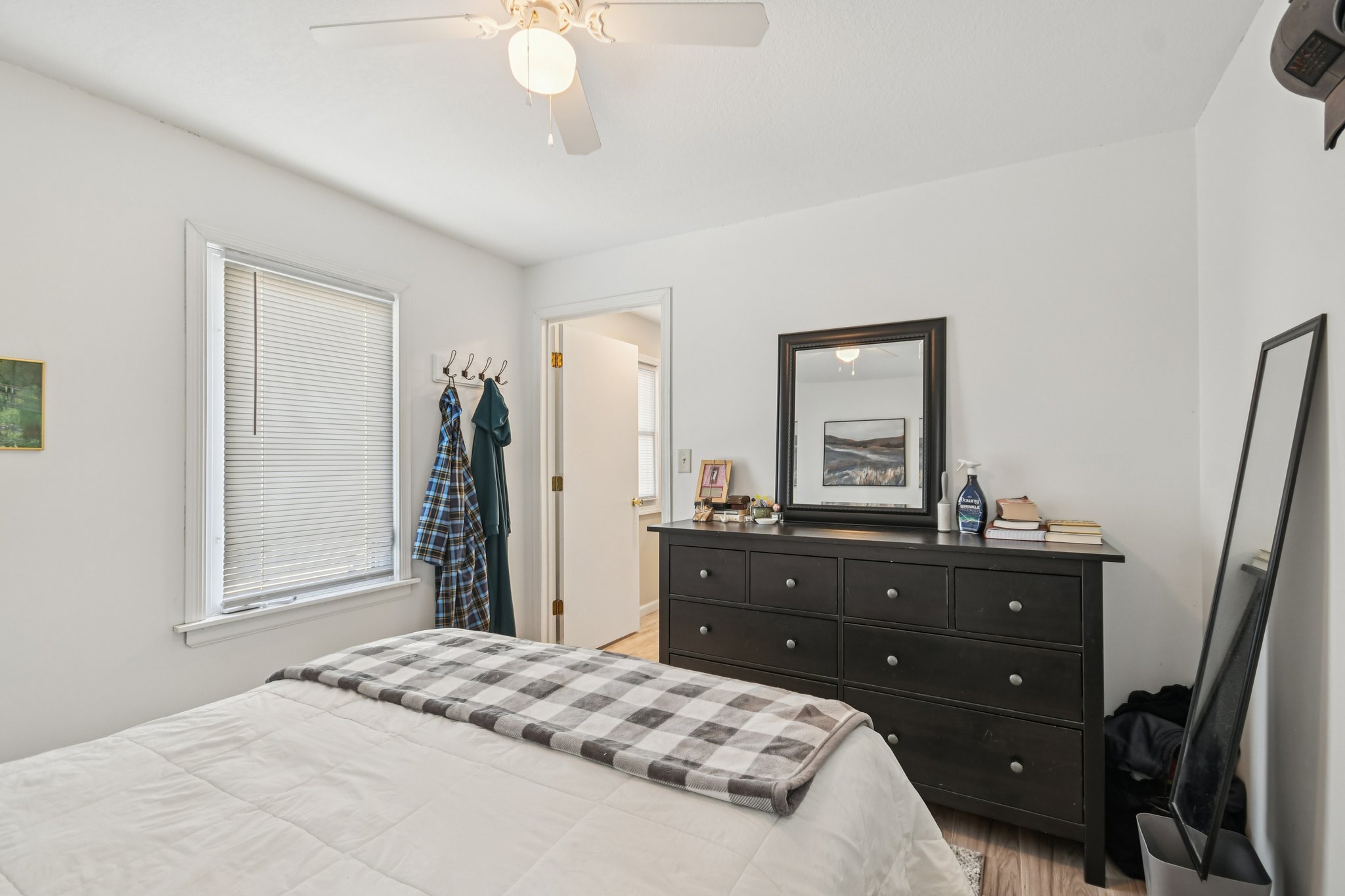 145th St N-S2702-021r.jpg