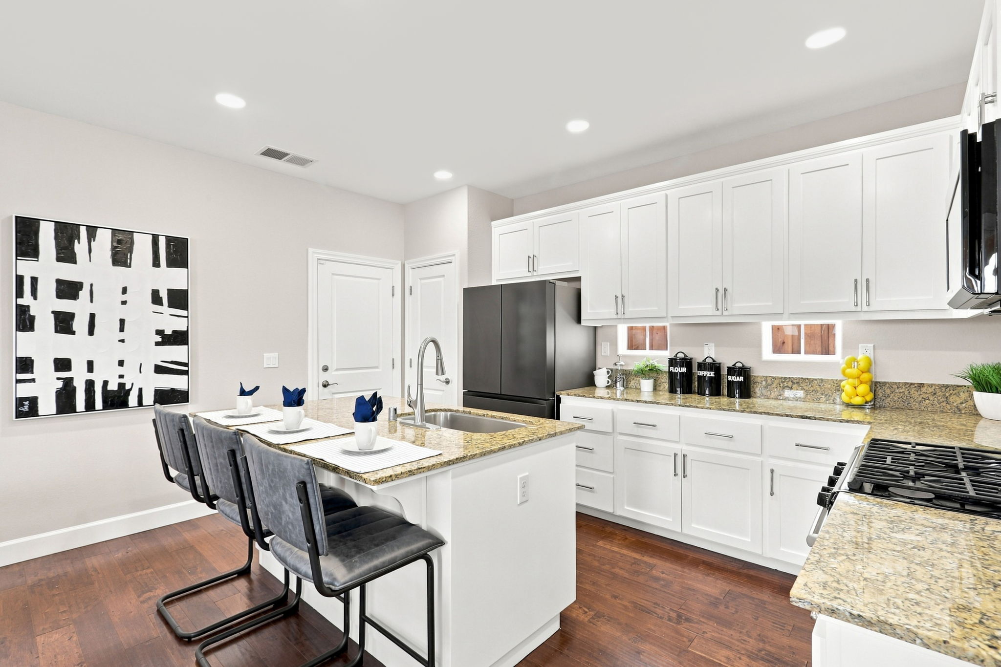 013_F8_5393 Chesbro Ave