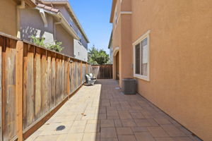 045_F8_5393 Chesbro Ave