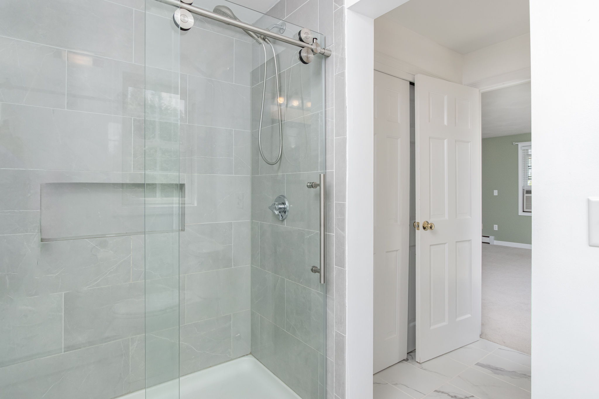 BedroomPrimaryBath-1