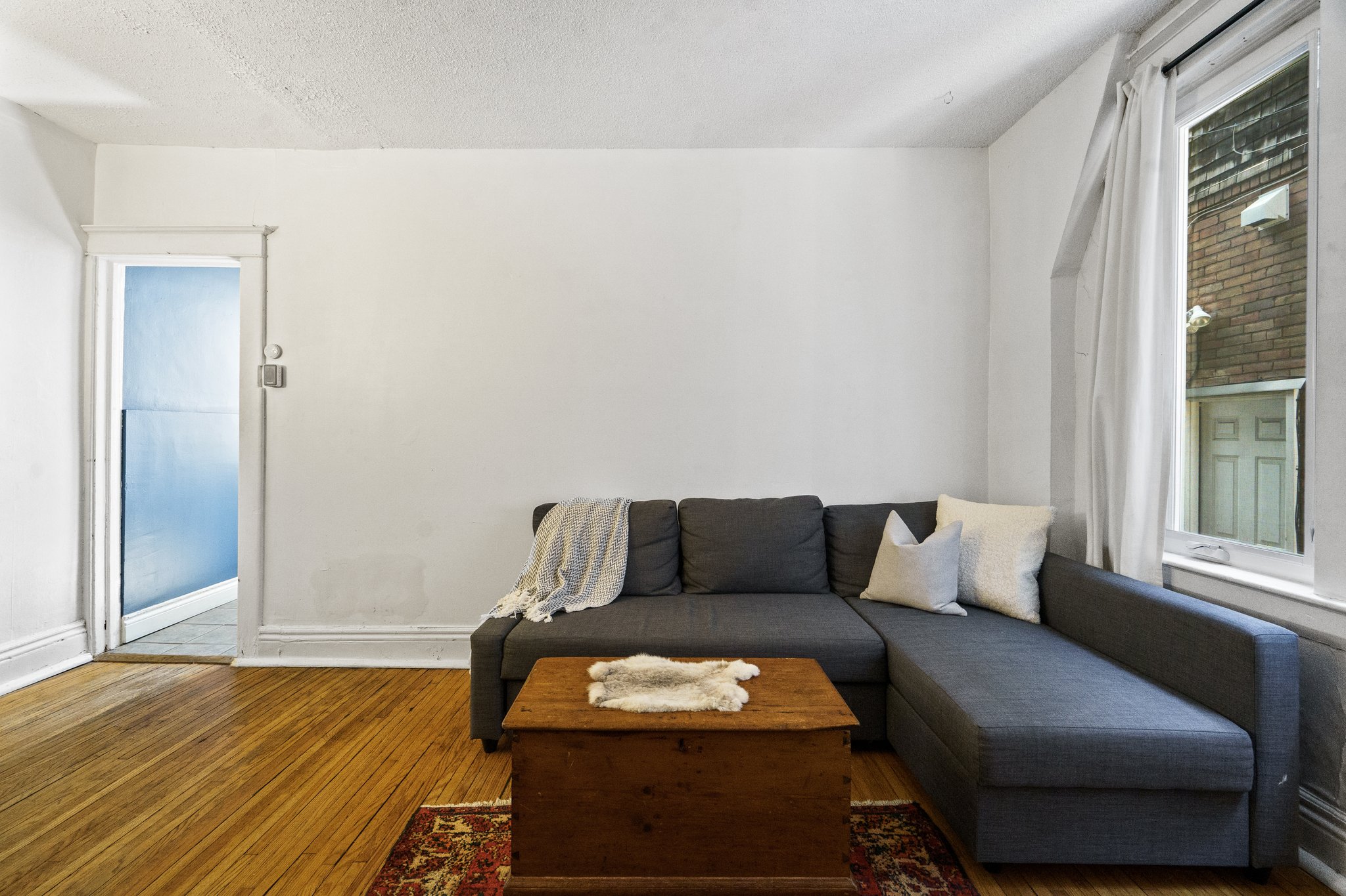 54 Brookmount Rd Toronto, ON M4L 3N2