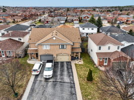54 Downing Crescent, Barrie ON