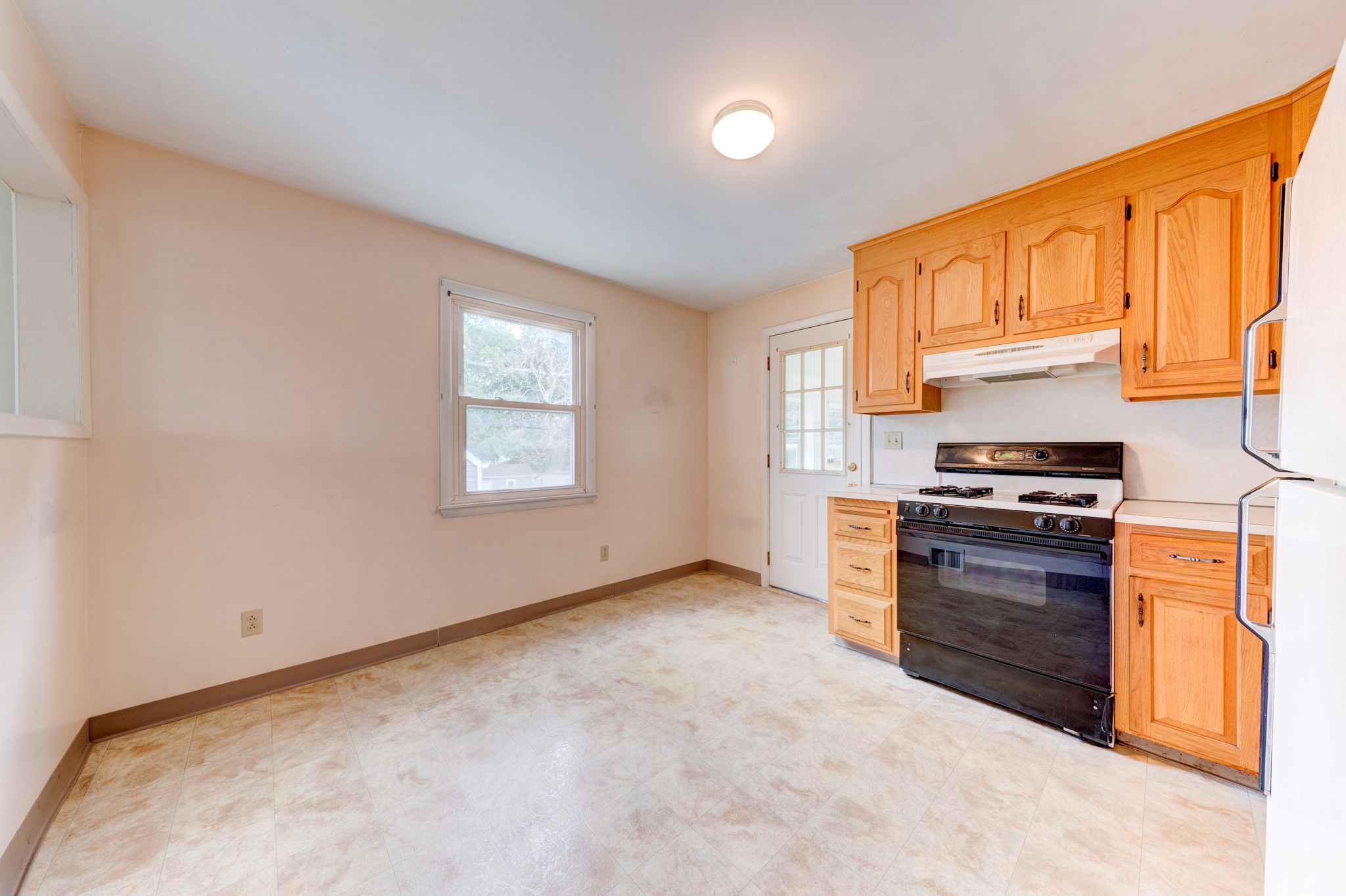 206 Alexander Rd, New Britain, CT 06053 Ed McCullough Photography