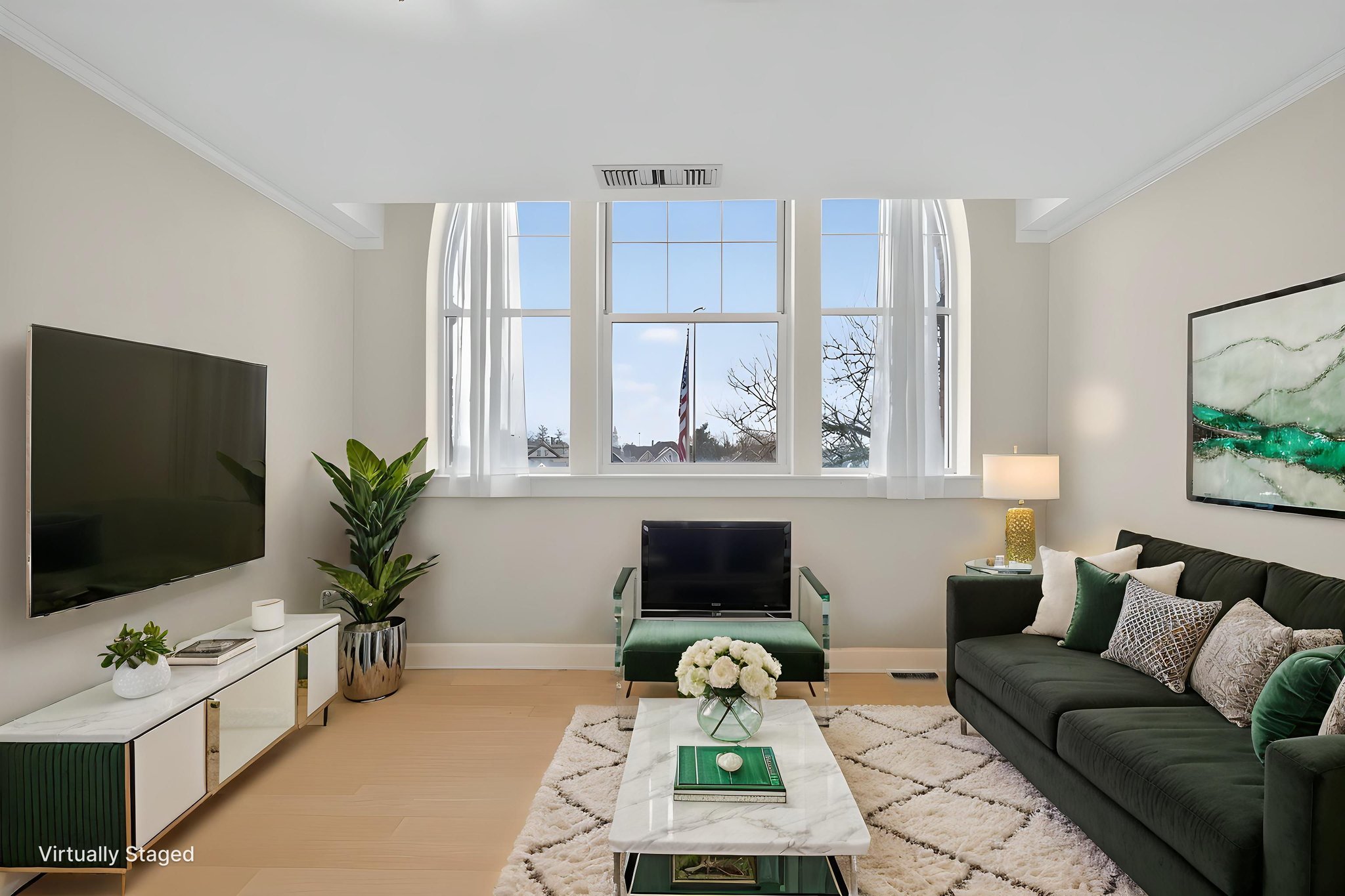 6G4A8619 virtually staged.jpeg