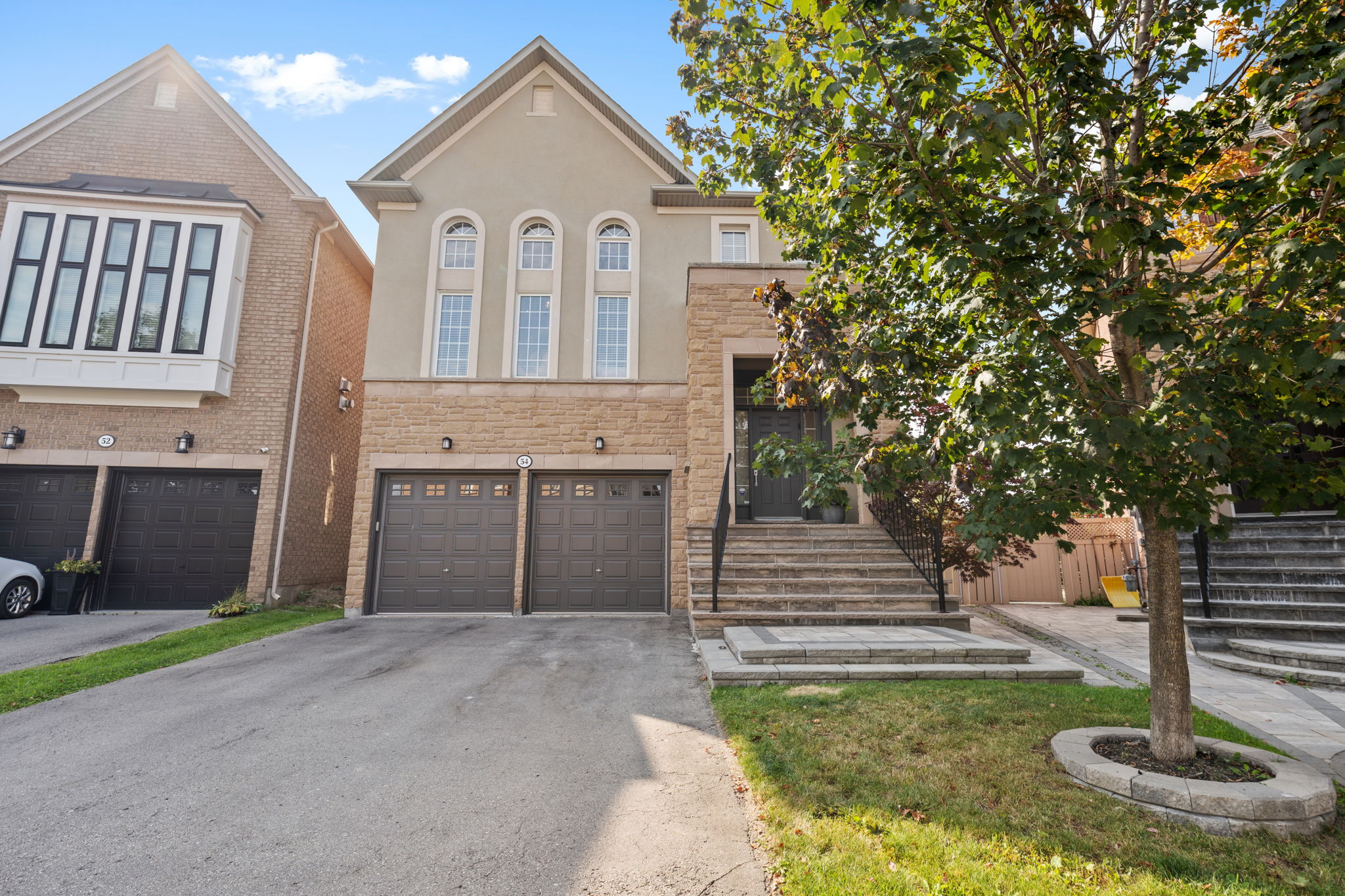 54 Gannett Dr Richmond Hill, ON L4E 0G2