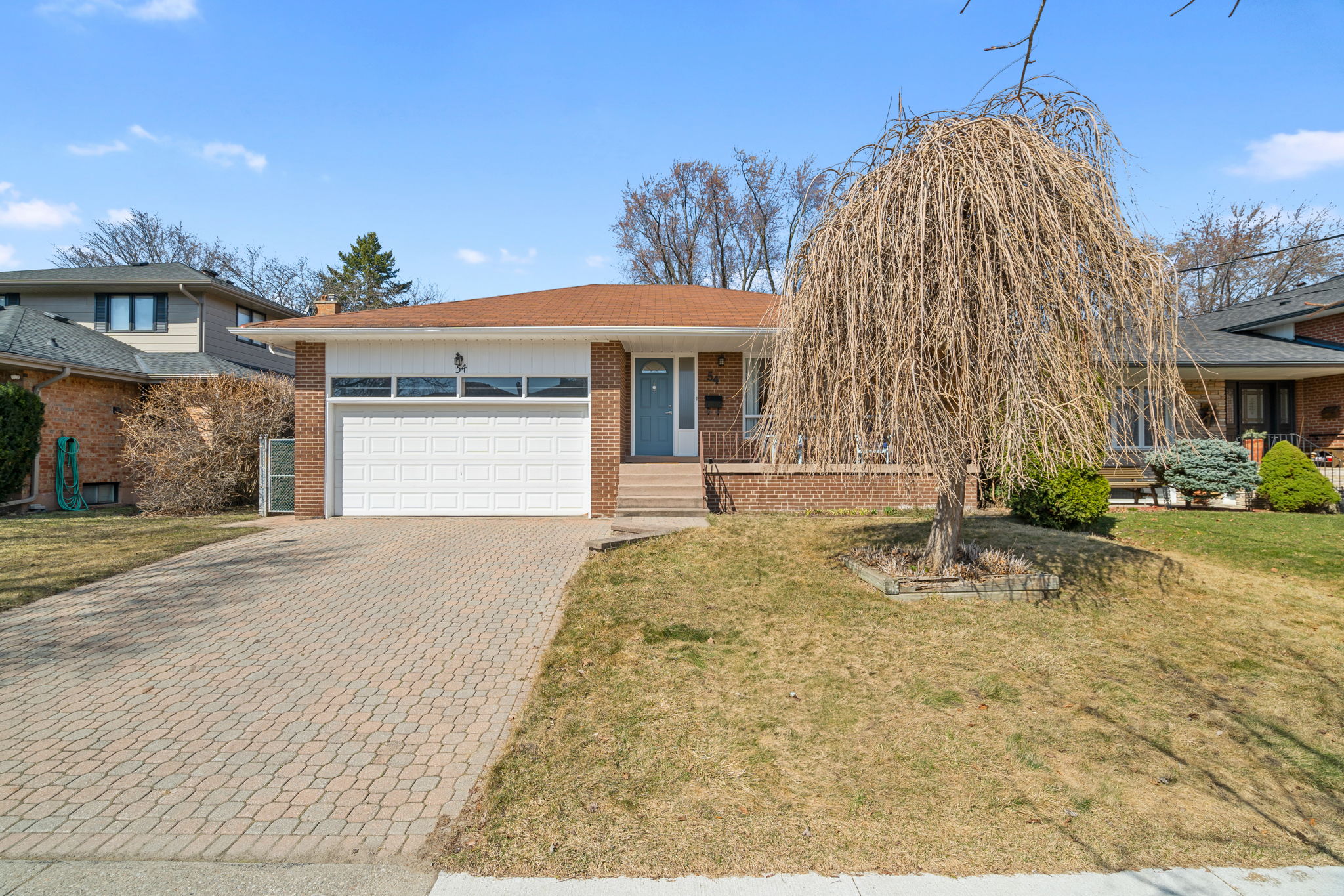 54 Leland Ave Toronto, ON M8Z