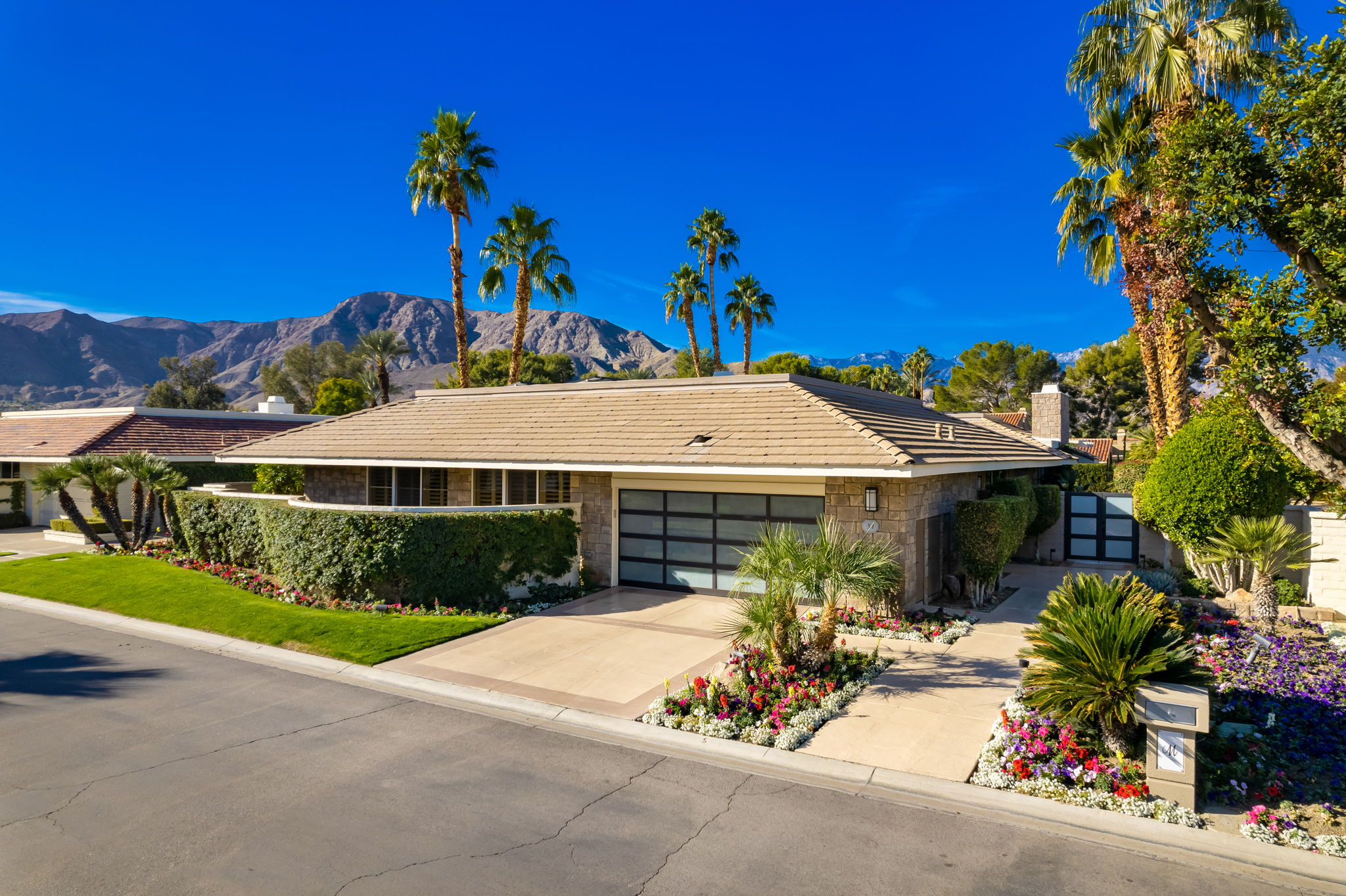 54 Mayfair Dr, Rancho Mirage, CA 92270, USA Photo 2