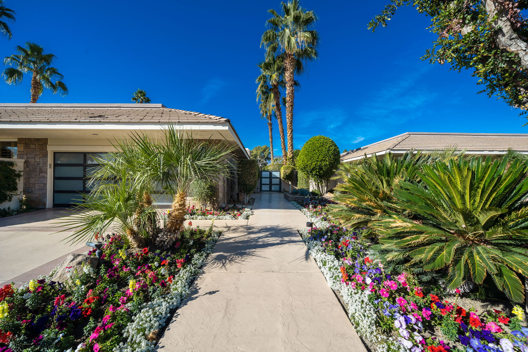 54 Mayfair Dr, Rancho Mirage, CA 92270, USA Photo 8