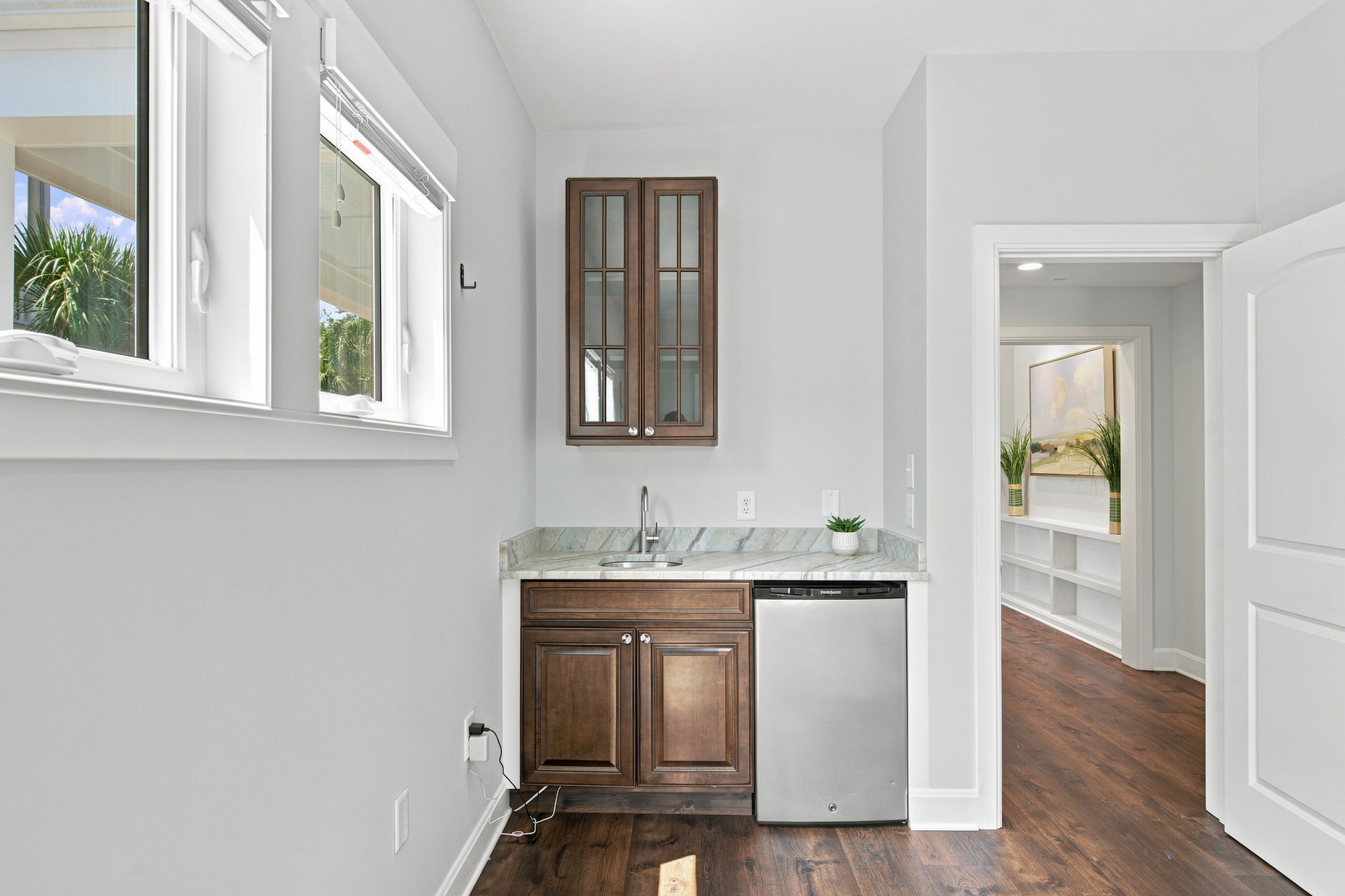  Photo 44