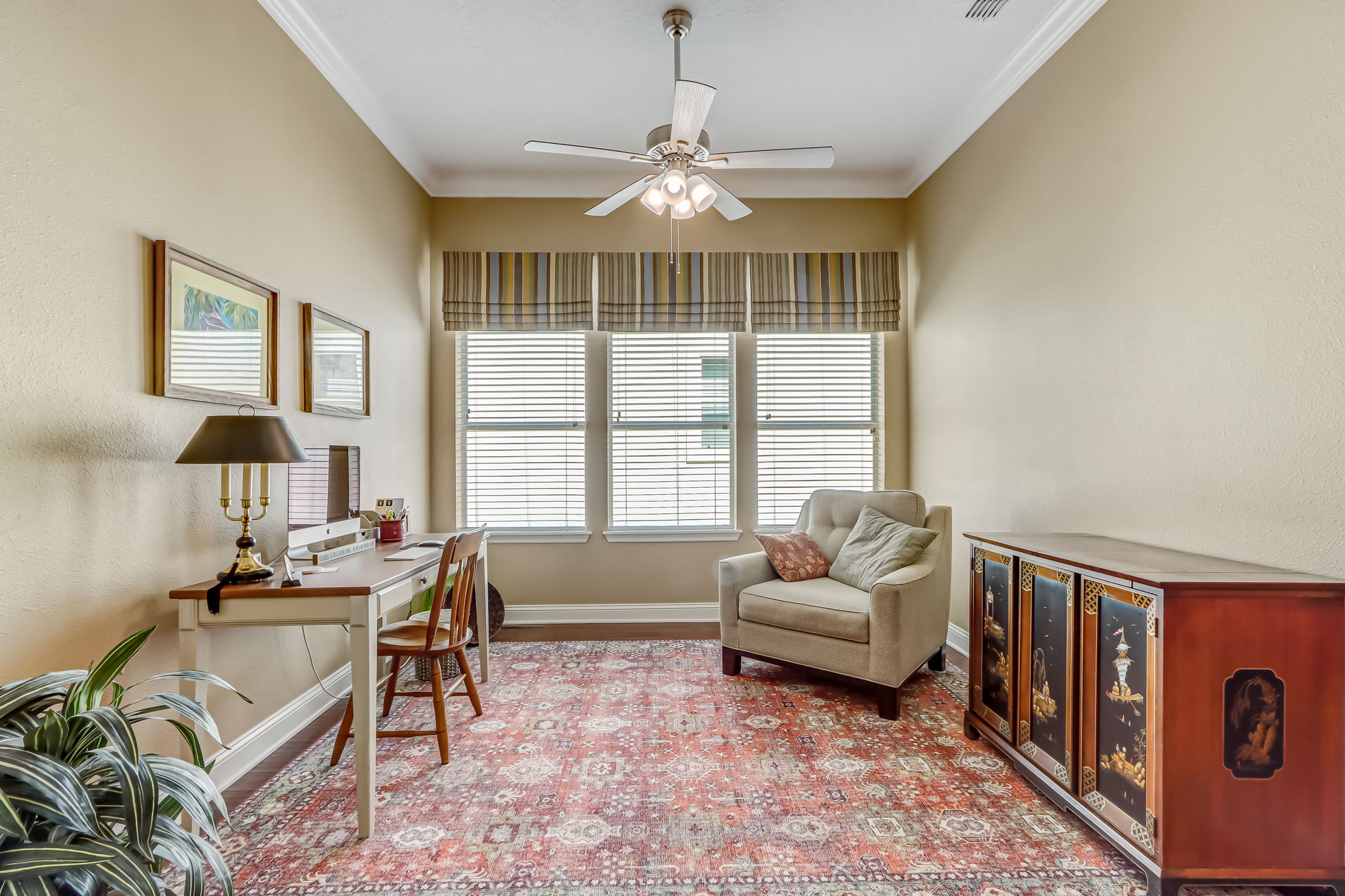 Eat in Kitchen Area/Sitting Room