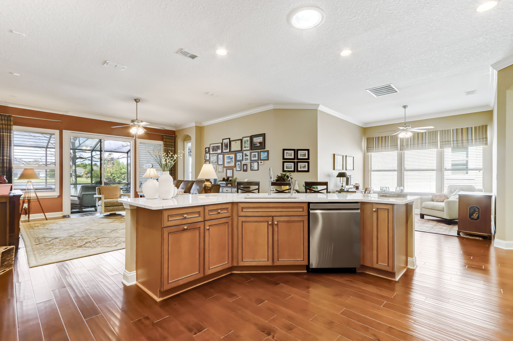 Kitchen/Breakfast Bar
