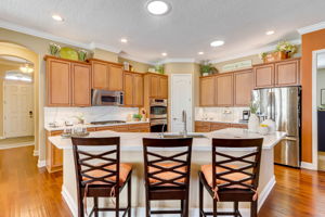 Kitchen/Breakfast Bar