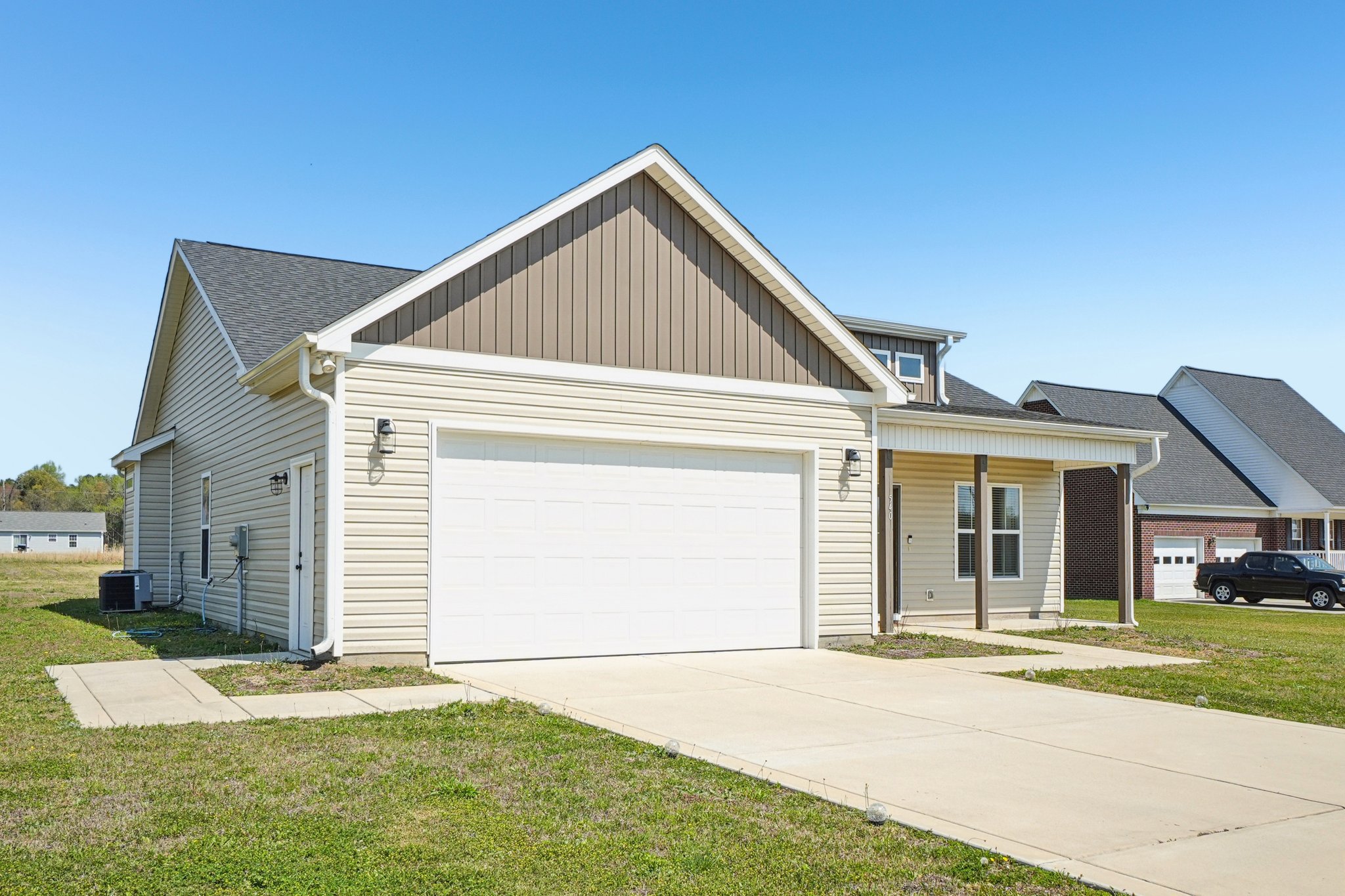 Broomcorn Ln-S2803-002.jpg