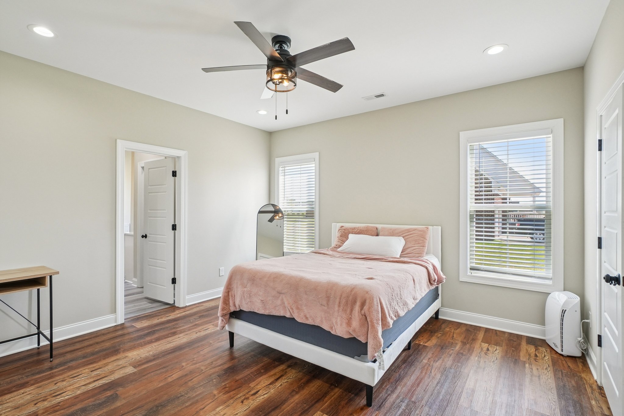 Broomcorn Ln-S2803-019.jpg