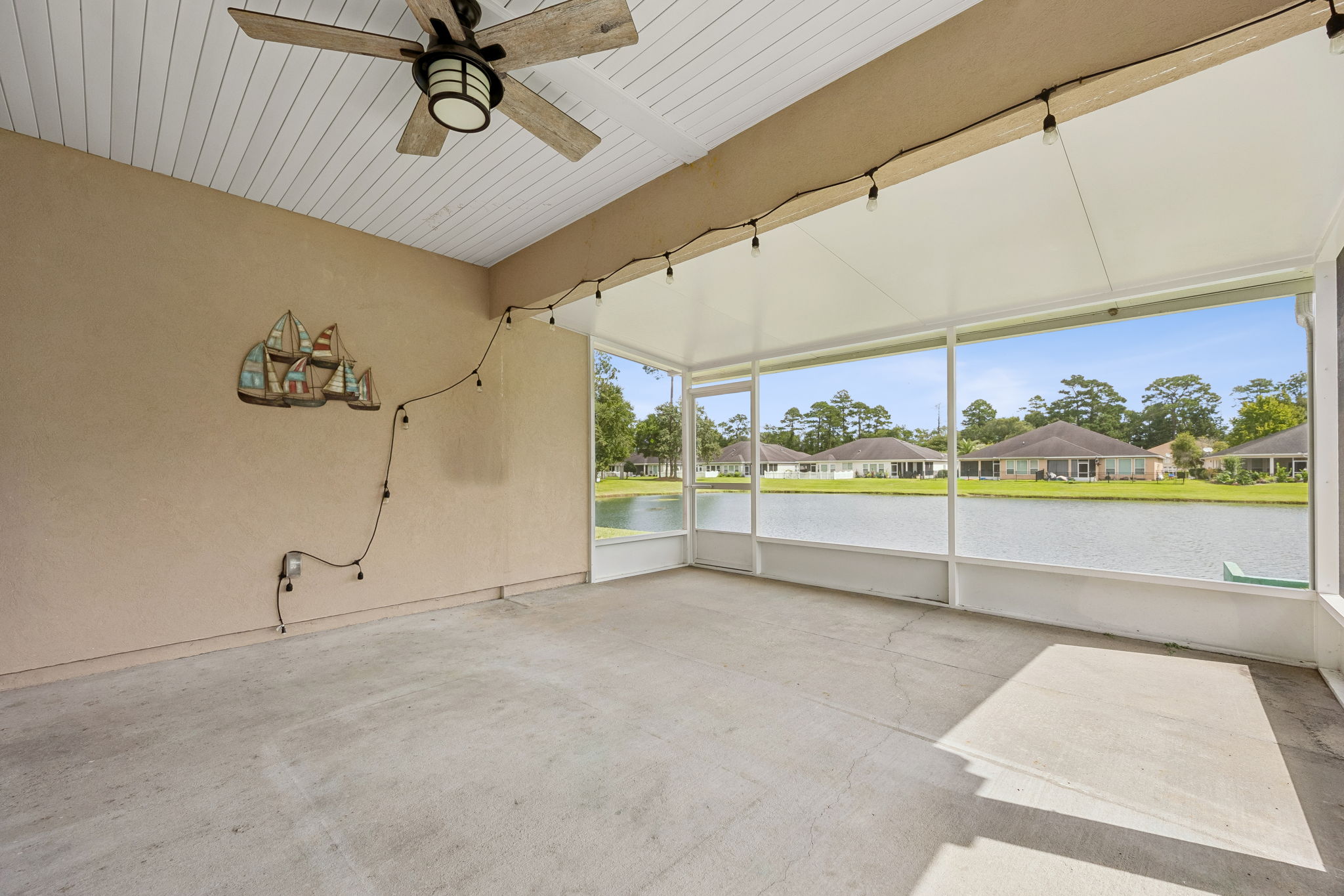 Screened-in Porch
