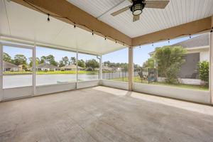 Screened-in Porch