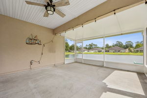 Screened-in Porch