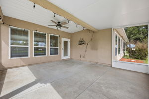 Screened-in Porch